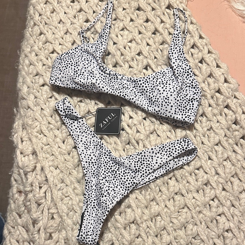 👙2/$15 SALE - NWT White Bikini Set with Black Speckle Print